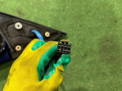 Зеркало левое