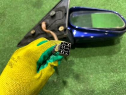 Зеркало правое