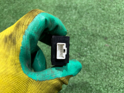 Кнопка корректора фар