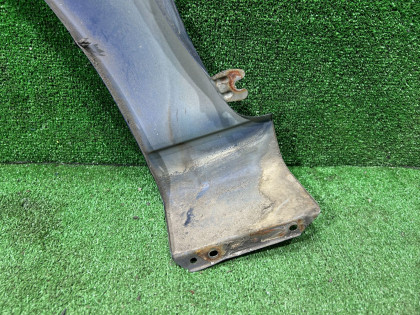 Крыло переднее правое