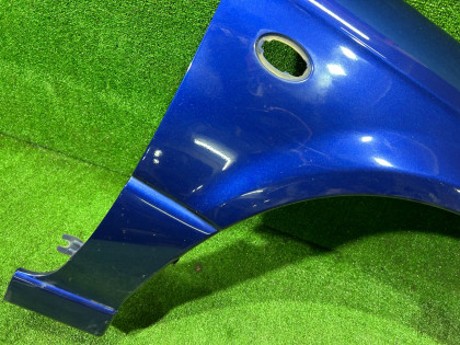 Крыло переднее правое