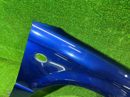 Крыло переднее правое