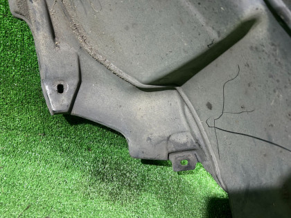 Подкрылок передний правый