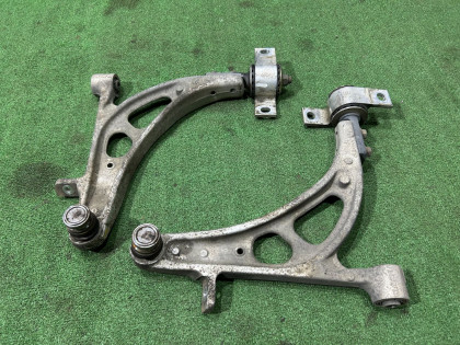 Рычаги передние