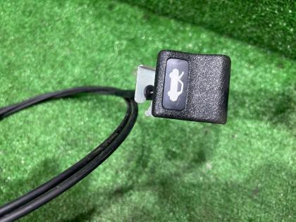 Тросик капота