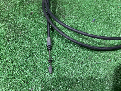 Тросик капота