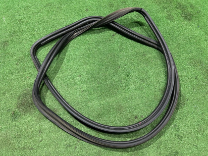 Уплотнитель багажника