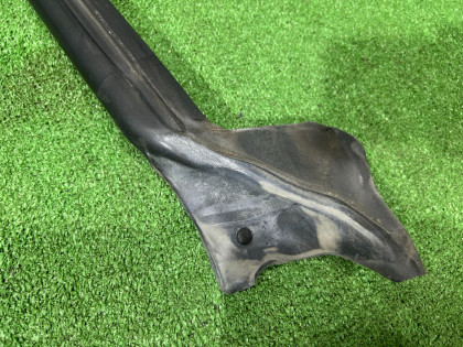 Уплотнитель дверей левый