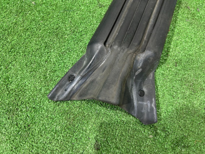 Уплотнитель дверей левый