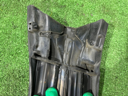 Уплотнитель дверей левый