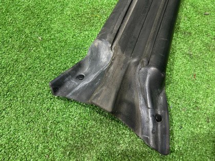 Уплотнитель дверей правый