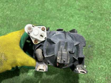 Фара противотуманная левая