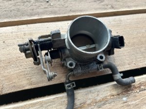 Дроссельная заслонка SUBARU LEGACY OEM 16118AB310 BG5 1998 EJ20DD AT