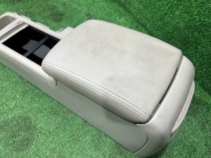 Бардачок подлокотник кожа SUBARU OUTBACK OEM 92111AG000WA BPE 2004 GOLD 39J