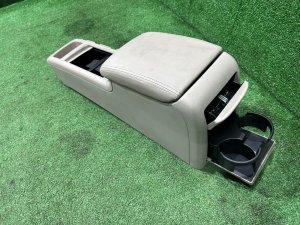 Бардачок подлокотник кожа SUBARU OUTBACK OEM 92111AG000WA BPE 2004 GOLD 39J