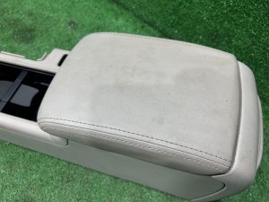 Бардачок подлокотник кожа SUBARU OUTBACK OEM 92111AG000WA BPE 2004 GOLD 39J