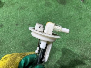 Датчик уровня топлива SUBARU OUTBACK OEM 42081AG000 BPE 2004 EZ30