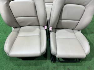 Комплект сидений кожа SUBARU OUTBACK OEM 64011AG221WA 64011AG231WA BPE 2004 SILVER 39D, 3K3