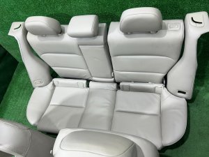 Комплект сидений кожа SUBARU OUTBACK OEM 64011AG221WA 64011AG231WA BPE 2004 SILVER 39D, 3K3