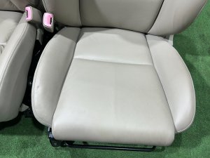 Комплект сидений кожа SUBARU OUTBACK OEM 64011AG221WA 64011AG231WA BPE 2004 SILVER 39D, 3K3