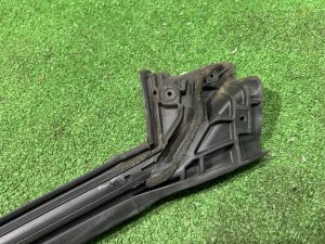 Уплотнитель дверей правый SUBARU OUTBACK OEM 63521AG000 BPE 2004 SILVER 39D, 3K3