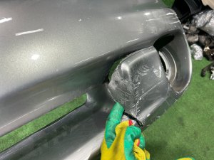 Бампер передний дефекты SUBARU LEGACY LANCASTER OEM 57703AE230MQ BHE BH9 2001 SILVER/GREY 1U2