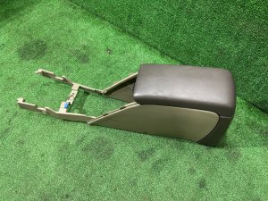 Бардачок подлокотник SUBARU LEGACY LANCASTER OEM 92111AE010AD BHE BH9 BH5 2001 SILVER/GREY 1U2