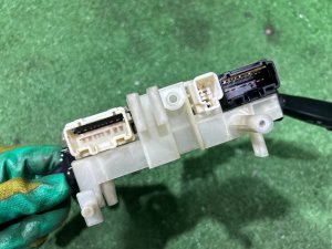 Блок подрулевых переключателей оптитрон SUBARU LEGACY LANCASTER OEM 83111AE050 83111AE030 BHE BH9 BH5 BE5 BE9 BEE 2001 EZ30 AT