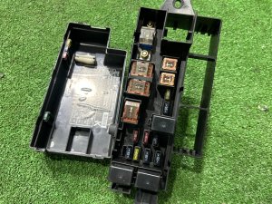 Блок предохранителей SUBARU LEGACY LANCASTER OEM 82231AE060 BHE 2001 EZ30 AT