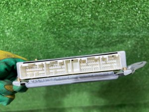 Блок управления двигателя SUBARU LEGACY LANCASTER OEM 22611AG782 BHE 2001 EZ30 AT