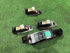 Блок управления стеклоподъемниками SUBARU LEGACY LANCASTER OEM 83071AE080 83071AE040 BHE BH9 2001 EZ30 AT