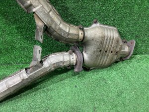 Выпускной коллектор БЕЗ КАТАЛИЗАТОРА !!! SUBARU LEGACY LANCASTER OEM 44101AE050 BHE BEE 2001 EZ30 AT