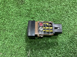 Кнопка VDC SUBARU LEGACY LANCASTER OEM 83001AE100 BHE BH9 BH5 2001 EZ30 AT