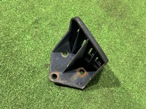 Крепление заднего бампера правое 57707AE060 SUBARU LEGACY LANCASTER