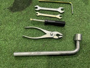 Набор инструментов SUBARU LEGACY LANCASTER OEM 97010AA020 BHE BH9 BH5 BE5 BE9 BEE 2001