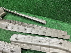 Накладки на пороги SUBARU LEGACY LANCASTER OEM 94060AE000GE 94060AE010GE 94061AE000GE 94061AE010GE BHE BH9 BH5 2001 SILVER/GREY 1U2