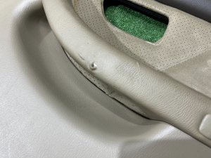 Обшивка дверей SUBARU LEGACY LANCASTER OEM 94210AE600AD 94210AE610AD 94220AE420AD 94220AE430AD BHE BH9 BH5 2001 SILVER/GREY 1U2