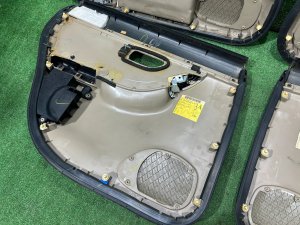 Обшивка дверей SUBARU LEGACY LANCASTER OEM 94210AE600AD 94210AE610AD 94220AE420AD 94220AE430AD BHE BH9 BH5 2001 SILVER/GREY 1U2