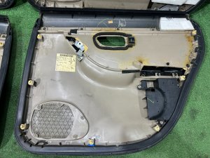 Обшивка дверей SUBARU LEGACY LANCASTER OEM 94210AE600AD 94210AE610AD 94220AE420AD 94220AE430AD BHE BH9 BH5 2001 SILVER/GREY 1U2