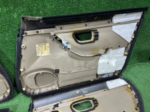 Обшивка дверей SUBARU LEGACY LANCASTER OEM 94210AE600AD 94210AE610AD 94220AE420AD 94220AE430AD BHE BH9 BH5 2001 SILVER/GREY 1U2