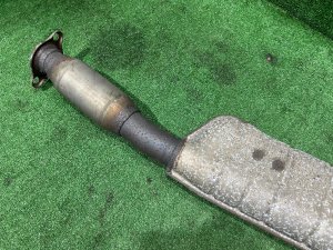 Средняя часть глушителя SUBARU LEGACY LANCASTER OEM 44200AE080 BHE BEE 2001 EZ30 AT