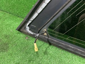 Стекло багажника левое целый молдинг SUBARU LEGACY LANCASTER OEM 65210AE260NB BHE BH9 BH5 2001