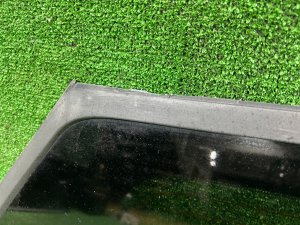 Стекло багажника правое целый молдинг SUBARU LEGACY LANCASTER OEM 65210AE250NB BHE 2001