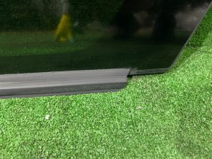 Стекло багажника правое целый молдинг SUBARU LEGACY LANCASTER OEM 65210AE250NB BHE 2001