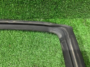 Уплотнитель дверей левый SUBARU LEGACY LANCASTER OEM 63521AE030 BHE BH9 BH5 2001 SILVER/GREY 1U2