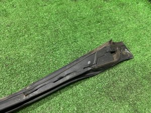 Уплотнитель дверей левый SUBARU LEGACY LANCASTER OEM 63521AE030 BHE BH9 BH5 2001 SILVER/GREY 1U2