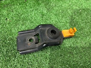 Держатель палки капота 57255AE010 SUBARU LEGACY LANCASTER