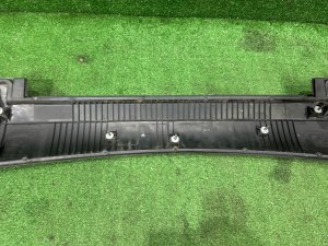 Стоп планка Накладка пятой двери SUBARU LEGACY LANCASTER OEM 84251AE060 BHE 2001