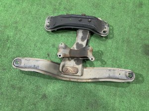 Балка Мкпп SUBARU FORESTER OEM 41022AC180 41011AG040 SH5 2007 EJ205 MT5