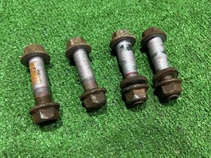 Болты развальные передние 901660038 901000334 SUBARU FORESTER